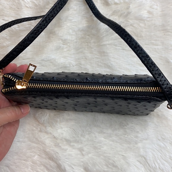 Black Crossbody Adjustable Purse - Picture 5 of 11
